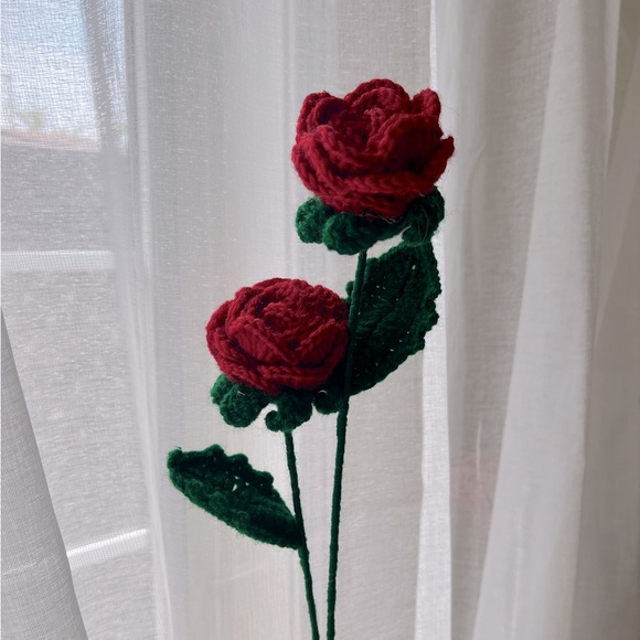 Treat yourself 🌹 $8 per rose❗️ Mom hand crocheted - Rose - Picture 3 of 5